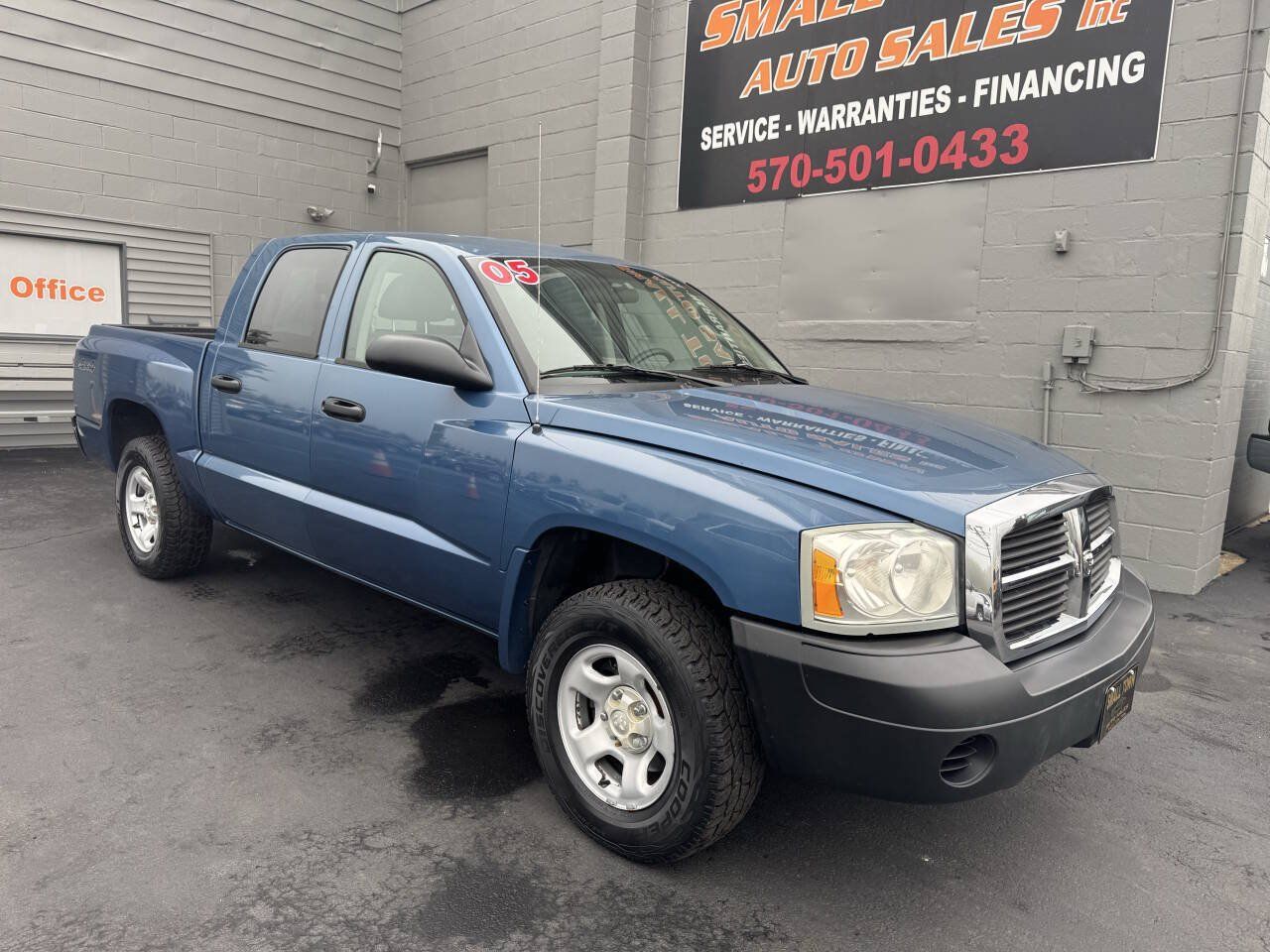 Used 2005 Dodge Dakota ST AWD/4WD image 1