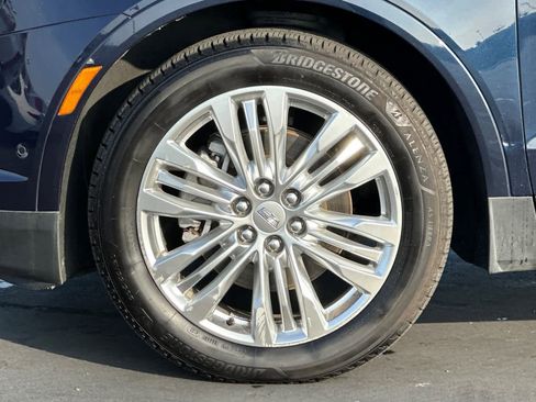 Used 2017 Cadillac XT5 Premium Luxury w/ Driver Assist Package image 31