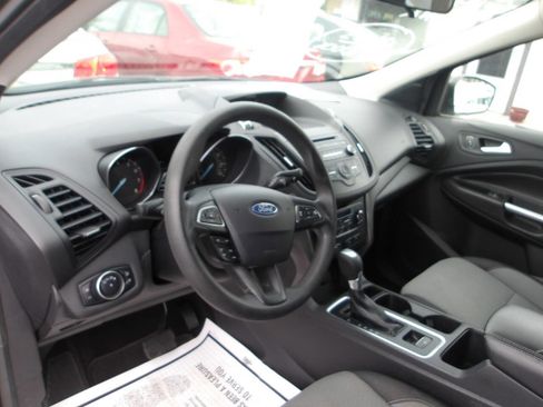 Used 2017 Ford Escape SE image 8