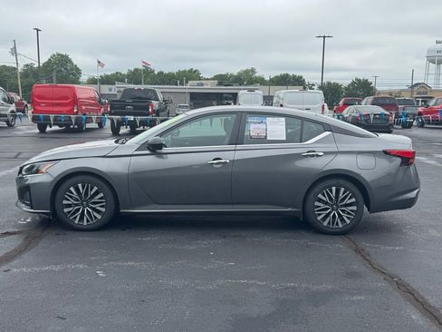 Used 2024 Nissan Altima 2.5 SV FWD image 27