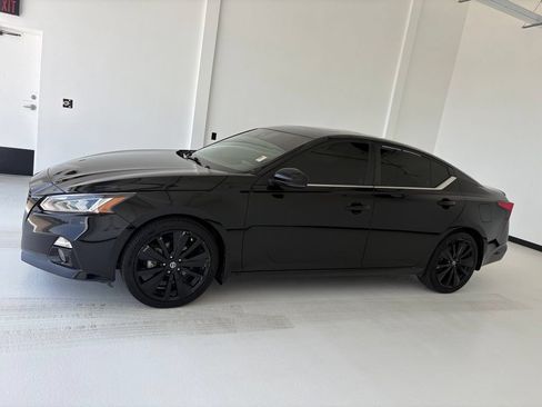Used 2022 Nissan Altima 2.5 SR w/ Midnight Edition Package FWD image 17