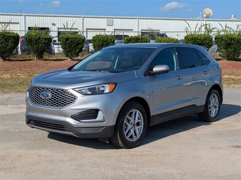 Used 2024 Ford Edge SEL image 7