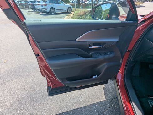 Used 2024 Toyota Grand Highlander XLE image 18