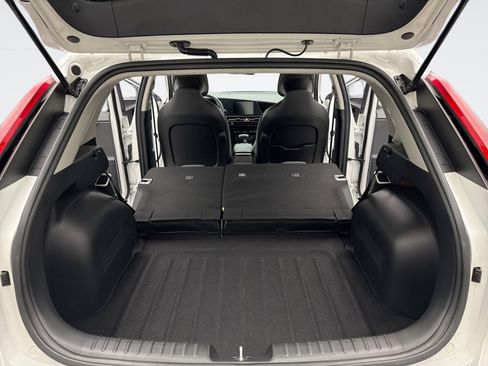 Used 2023 Kia Niro LX image 21