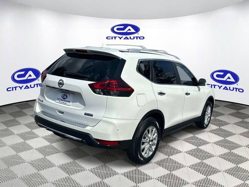 Used 2019 Nissan Rogue S w/ Special Edition Package FWD image 4