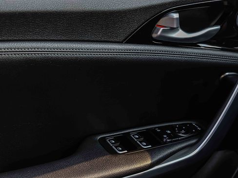 Used 2019 Kia Stinger AWD/4WD image 15