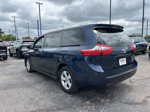 Used 2020 Toyota Sienna L image 5
