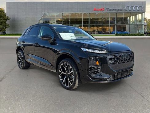 New 2026 Audi Q3 quattro 2.0T AWD/4WD image 1