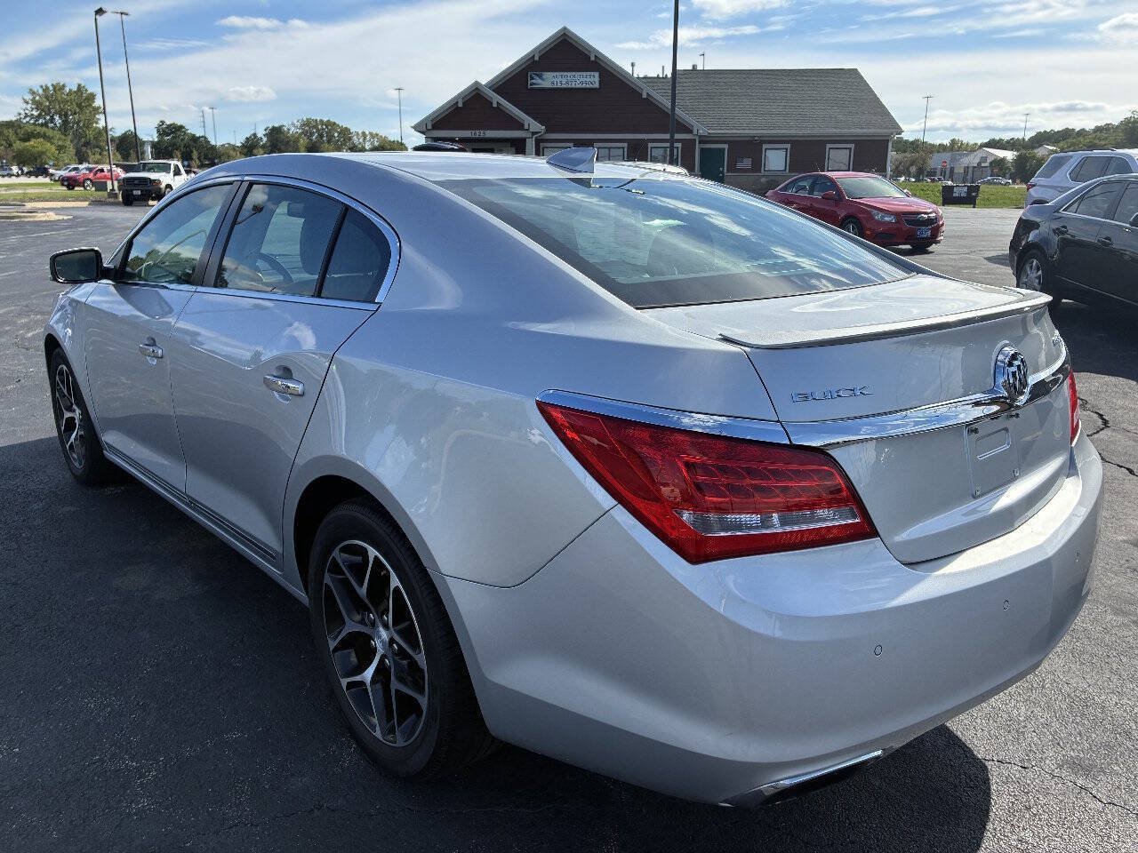 Used 2016 Buick LaCrosse Sport Touring FWD image 4