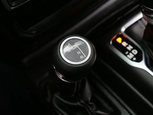 Used 2022 Jeep Wrangler Unlimited Sahara w/ Cold Weather Group AWD/4WD image 11