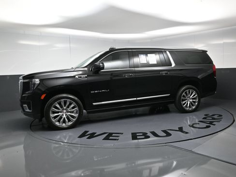 Used 2021 GMC Yukon XL Denali w/ Denali Premium Package AWD/4WD image 6