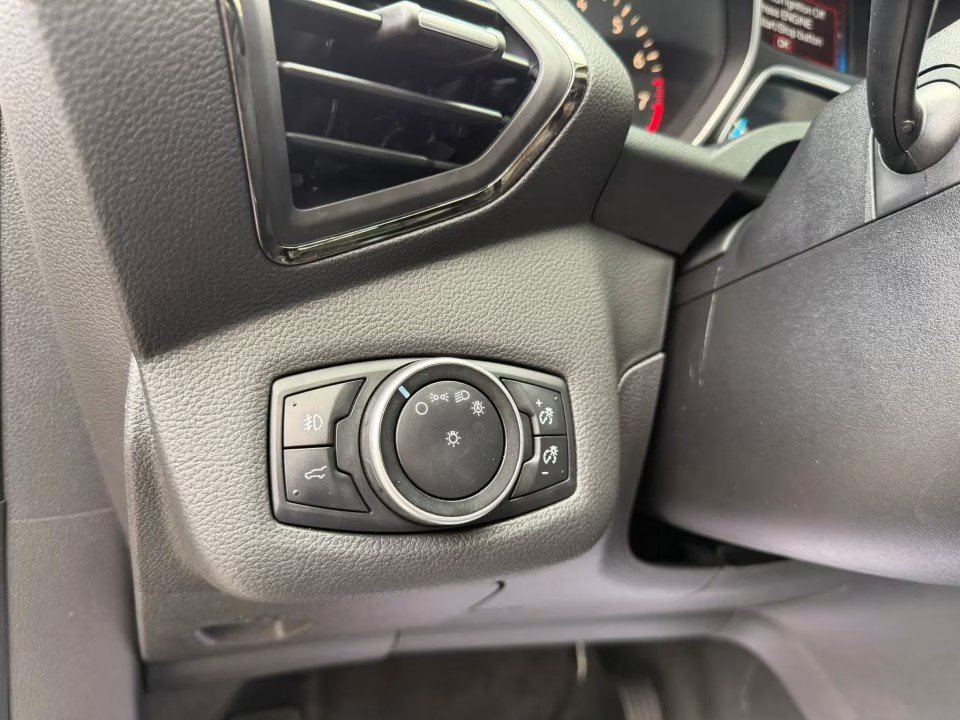 Used 2017 Ford Escape Titanium w/ Equipment Group 301A AWD/4WD image 23