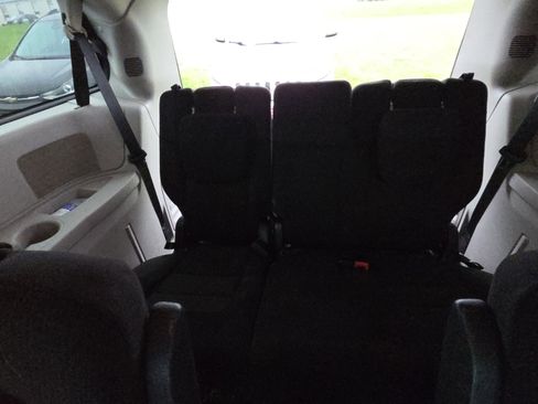 Used 2014 Dodge Grand Caravan SE w/ Quick Order Package 29E SE FWD image 12