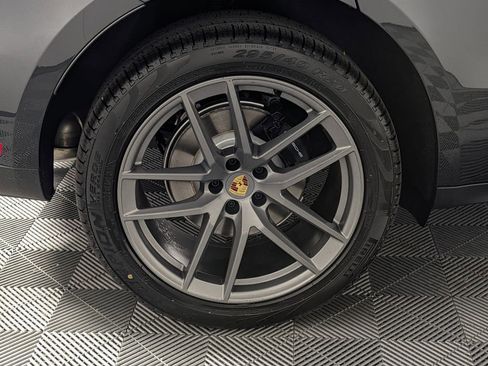 New 2026 Porsche Macan image 13