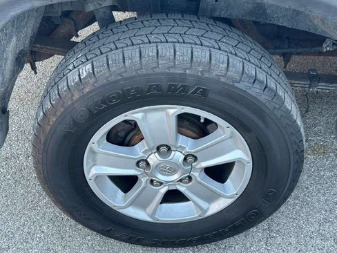 Used 2014 Toyota Tundra SR5 w/ SR5 Upgrade Package image 24