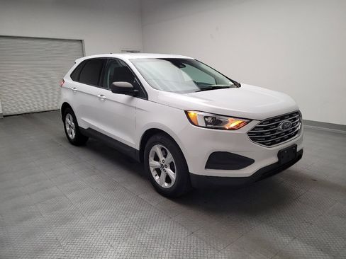 Used 2020 Ford Edge SE image 13