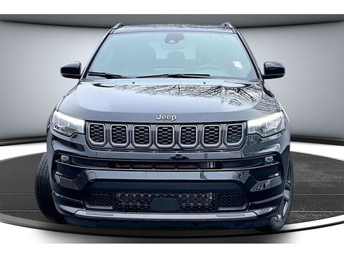 Certified 2025 Jeep Compass Limited w/ High Altitude Package image 4