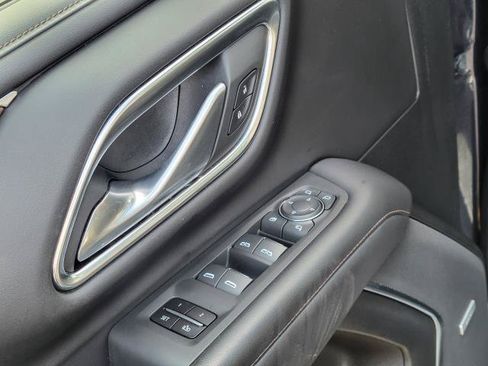 Used 2023 Chevrolet Suburban High Country AWD/4WD image 7
