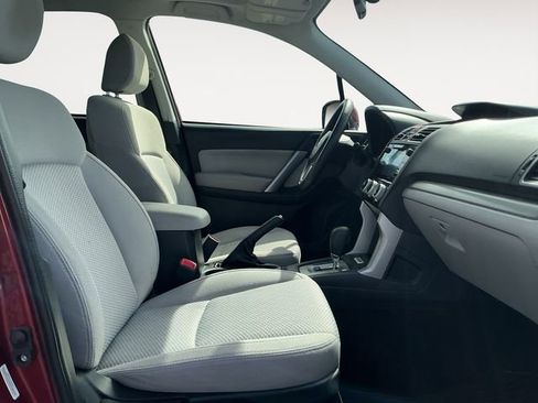 Used 2018 Subaru Forester 2.5i Premium w/ All-Weather Package image 11