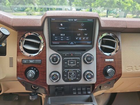 Used 2014 Ford F250 King Ranch w/ FX4 Off-Road Package AWD/4WD image 23