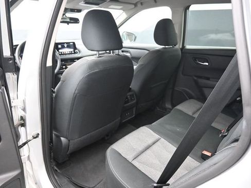 Used 2024 Nissan Rogue SV image 14