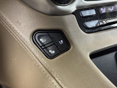 Used 2017 GMC Yukon SLT w/ Premium Edition image 40