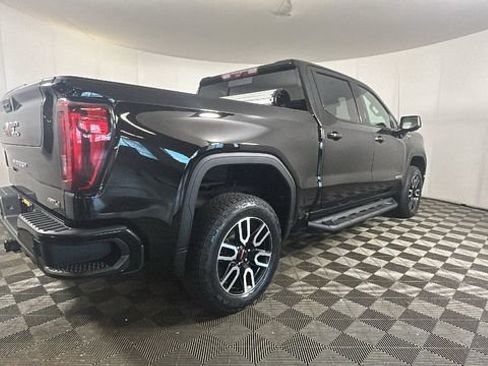 Used 2022 GMC Sierra 1500 AT4 w/ AT4 Premium Package AWD/4WD image 3