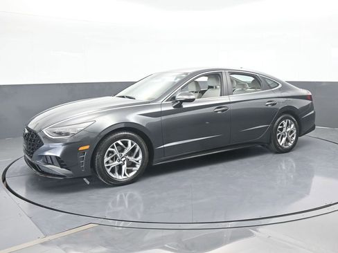 Used 2023 Hyundai Sonata SEL image 2