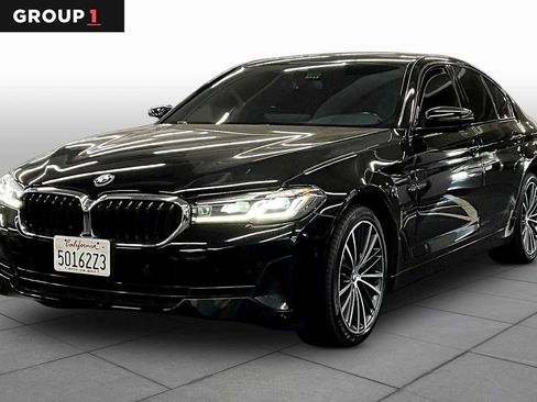 Used 2021 BMW 530e image 1