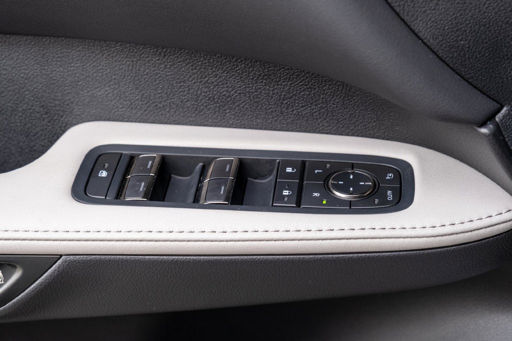 Used 2024 Lexus RX 350 Premium w/ Accessory Package (Z1) AWD/4WD image 13