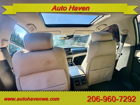 Used 2018 Honda Accord EX image 12