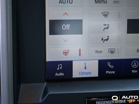 Used 2019 Ford F150 Lariat w/ Equipment Group 502A Luxury AWD/4WD image 26