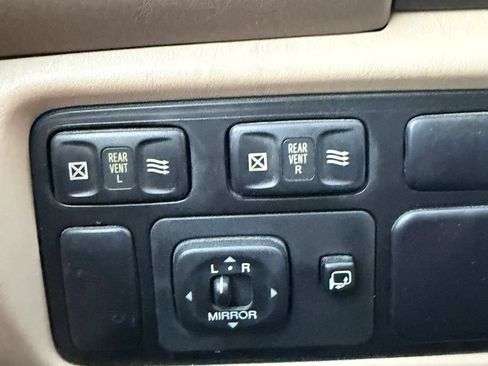 Used 2002 Lexus LX 470 4WD image 24