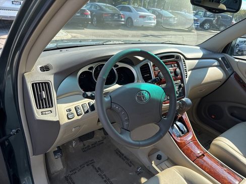 Used 2005 Toyota Highlander Limited image 7