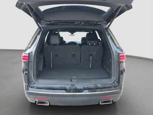 Used 2023 Chevrolet Traverse Premier w/ Redline Edition FWD image 16