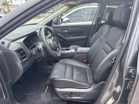 Used 2024 Nissan Rogue SV w/ SV Premium Package FWD image 4