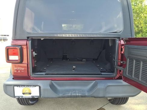 Used 2022 Jeep Wrangler Unlimited Sport AWD/4WD image 18