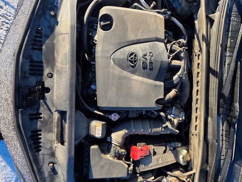 Used 2018 Toyota Camry XLE image 33