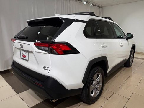 Used 2022 Toyota RAV4 XLE w/ Convenience Package AWD/4WD image 5