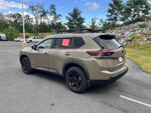 Used 2026 Nissan Rogue SV AWD/4WD image 33