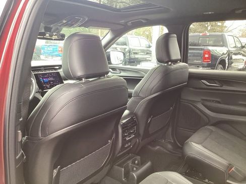 New 2025 Jeep Grand Cherokee L Altitude AWD/4WD image 24