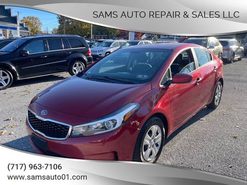 Used 2018 Kia Forte S FWD image 2