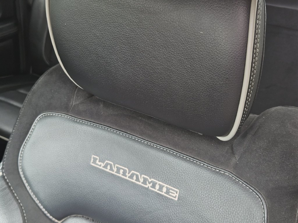 Used 2019 RAM 1500 Laramie AWD/4WD image 15