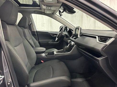 Used 2025 Toyota RAV4 XLE w/ Convenience Package image 57