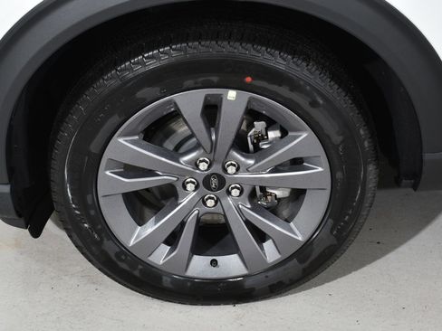 New 2026 Ford Explorer Active w/ Active Comfort Package image 26