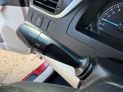 Used 2014 Toyota Camry L image 28