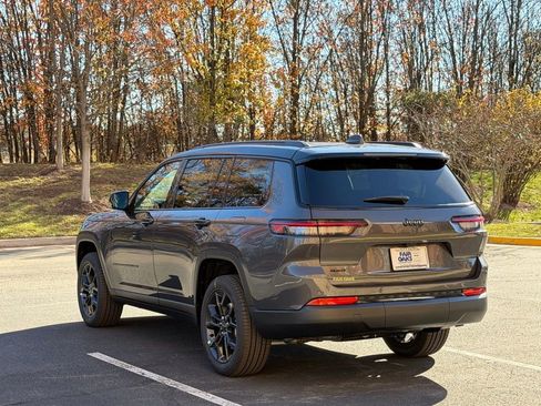 New 2025 Jeep Grand Cherokee L Limited image 9