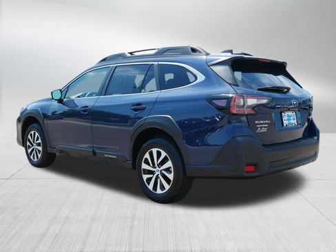 Used 2025 Subaru Outback Premium AWD/4WD image 5
