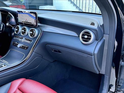 Used 2022 Mercedes-Benz GLC 300 image 18