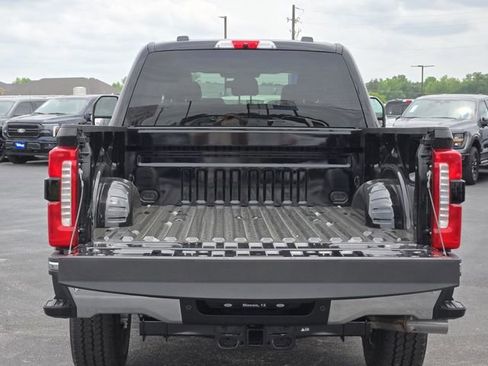 New 2025 Ford F250 Lariat w/ FX4 Off-Road Package image 32
